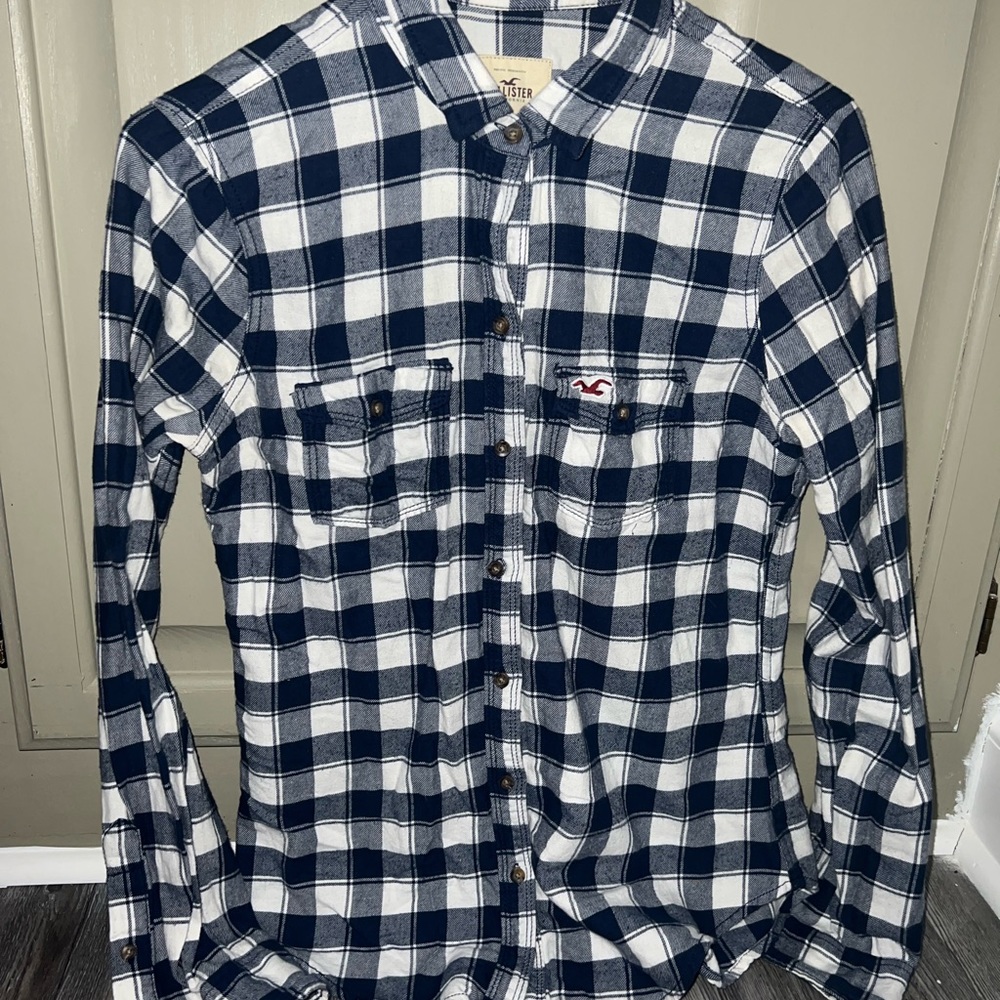 HOLLISTER long sleeve size small/ Unisex